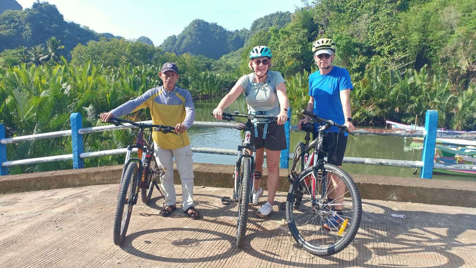 Bike Trip Maros Rammang-Rammang – Balocci