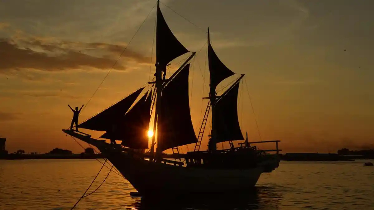 Paket Night Sailing